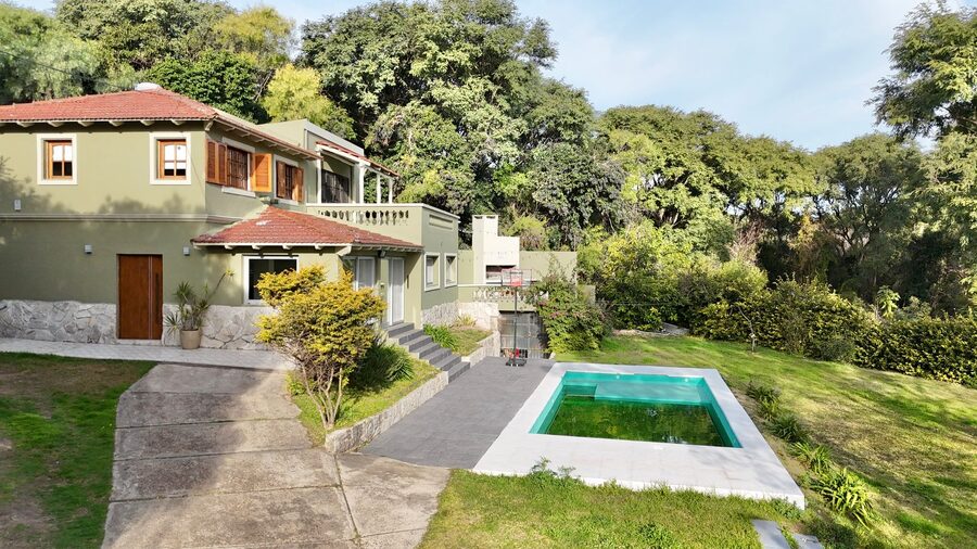 🏡 Casa 4 dorm | Piscina | 1.033 m² – Zona La Toma