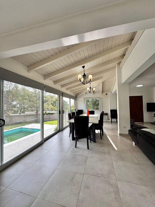 🏡 Casa 4 dorm | Piscina | 1.033 m² – Zona La Toma