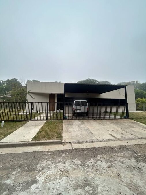 EXCLUSIVA CASA EN VENTA BARRIO PRIVADO PUERTO URQUIZA