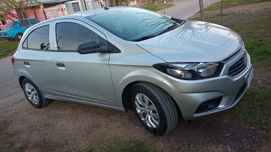 Onix LT 2017 con Gnc