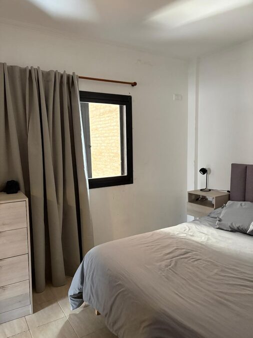 Part. Alquila Departamento 1 dormitorio céntrico.