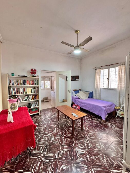 🏡 ¡CASA SÓLIDA Y AMPLIA CON GRAN TERRENO! ✨