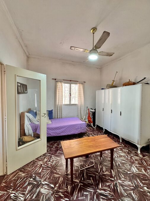 🏡 ¡CASA SÓLIDA Y AMPLIA CON GRAN TERRENO! ✨