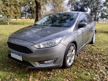 Ford Focus -  version full - 55.000 km - Particular.  2017