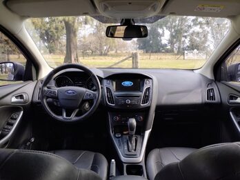 Ford Focus -  version full - 55.000 km - Particular.  2017