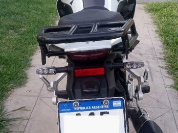 LIQUIDO BENELLI TRK 251, 2021 con sólo 9.000 kms!