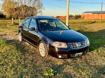 Bora 1.8 Cuero / Nogal 2008