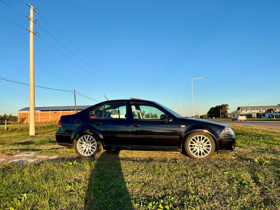 Bora 1.8 Cuero / Nogal 2008