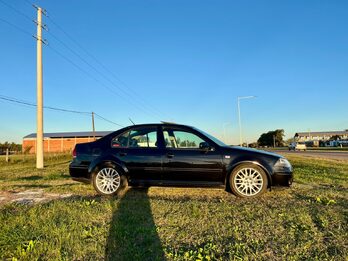 Bora 1.8 Cuero / Nogal 2008