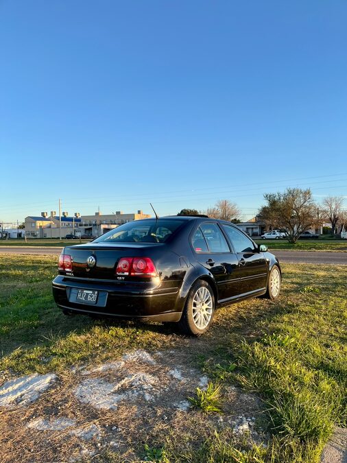 Bora 1.8 Cuero / Nogal 2008