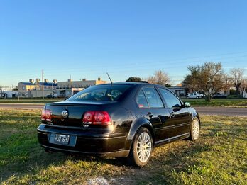 Bora 1.8 Cuero / Nogal 2008