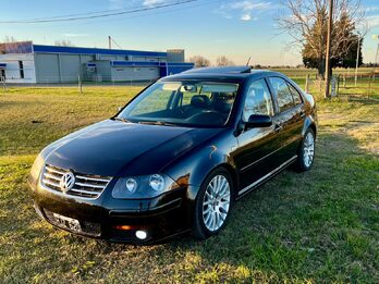 Bora 1.8 Cuero / Nogal 2008