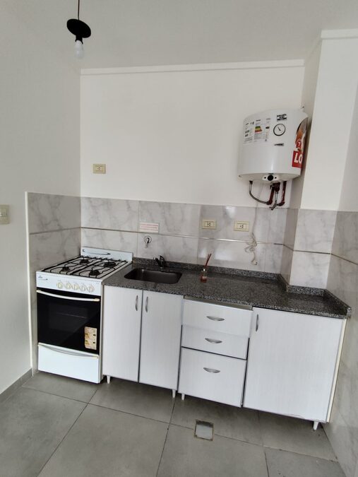 ALQUILO MONOAMBIENTE EN CALLE URQUIZA 1364