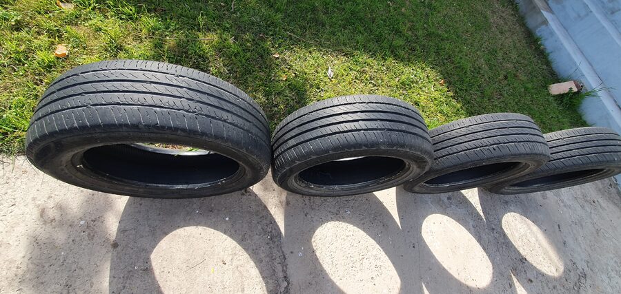 VENDO 4 (CUATRO) CUBIERTAS 205/55 CONTINENTAL