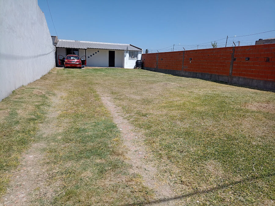 ALQUILO CASA DE UN DORMITORIO EN CALLE CAPUTTO