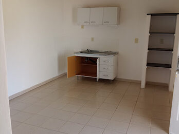 ALQUILO CASA DE UN DORMITORIO EN CALLE CAPUTTO