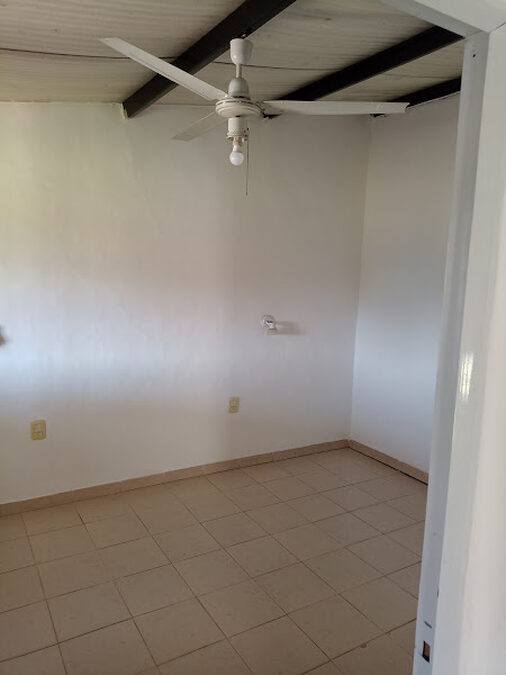 ALQUILO CASA DE UN DORMITORIO EN CALLE CAPUTTO
