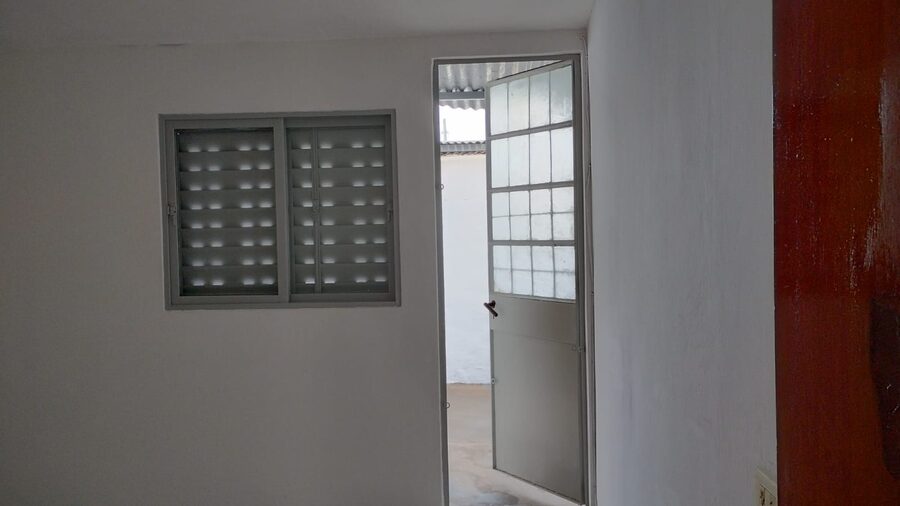 Particular Alquila CASA 1 DORMITORIO zona Grella y Don Bosco
