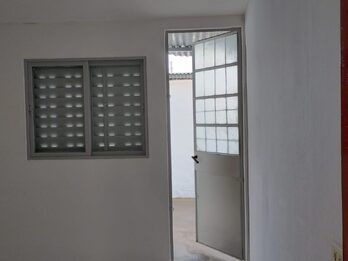 Particular Alquila CASA 1 DORMITORIO zona Grella y Don Bosco