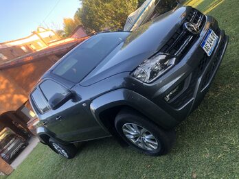 Amarok 2023 única mano 17.000 km.