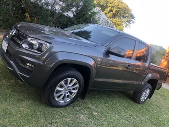 Amarok 2023 única mano 17.000 km.
