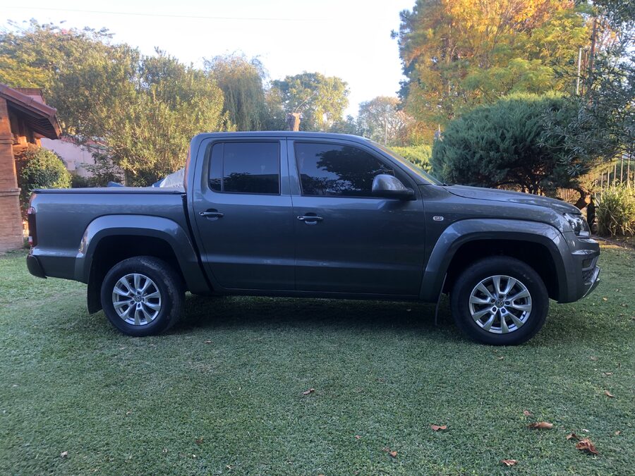 Amarok 2023 única mano 17.000 km.