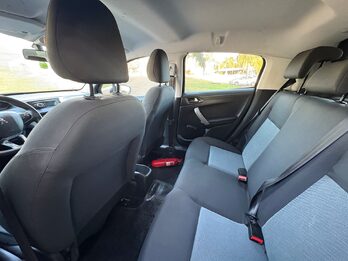 PEUGEOT 208 Active 1.5