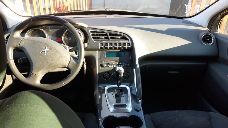 PEUGEOT 3008 1.6 TIPTRONIC