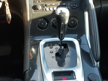 PEUGEOT 3008 1.6 TIPTRONIC