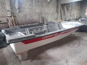 CONDOR 520 BASE 2 CON COLOR Y ACCESORIOS