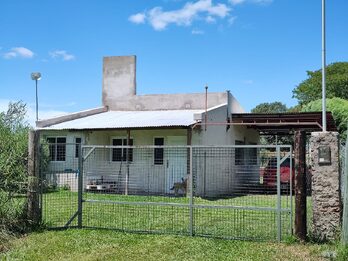 Casa en Aldea Brasilera a 100mt de ruta 11 ideal quinta