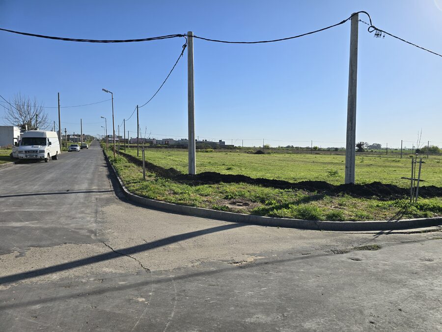 Valle Maria lote en venta esquina de 400m2