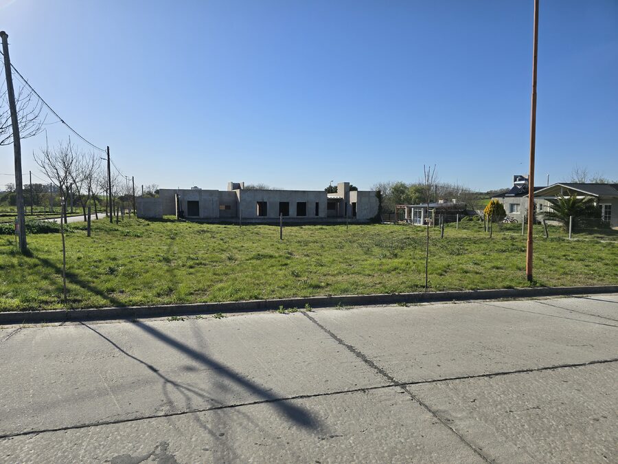 Valle Maria lote en venta esquina de 400m2