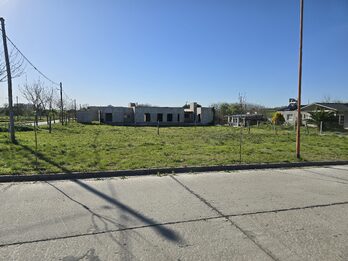 Valle Maria lote en venta esquina de 400m2