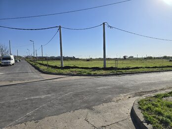 Valle Maria lote en venta esquina de 400m2