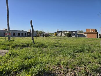 Valle Maria lote en venta esquina de 400m2