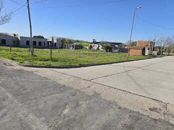 Valle Maria lote en venta esquina de 400m2