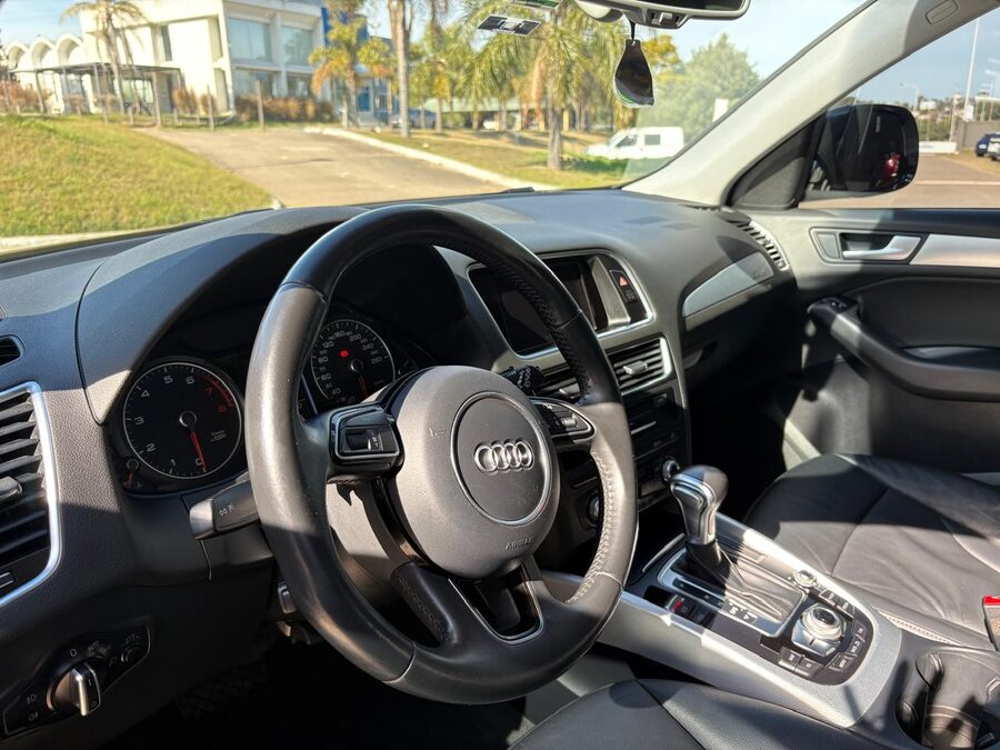 AUDI Q5 2.0T FSI QUATTRO