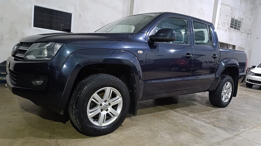 AMAROK UNICO DUEÑO 4X2 TRENDLINE 180HP