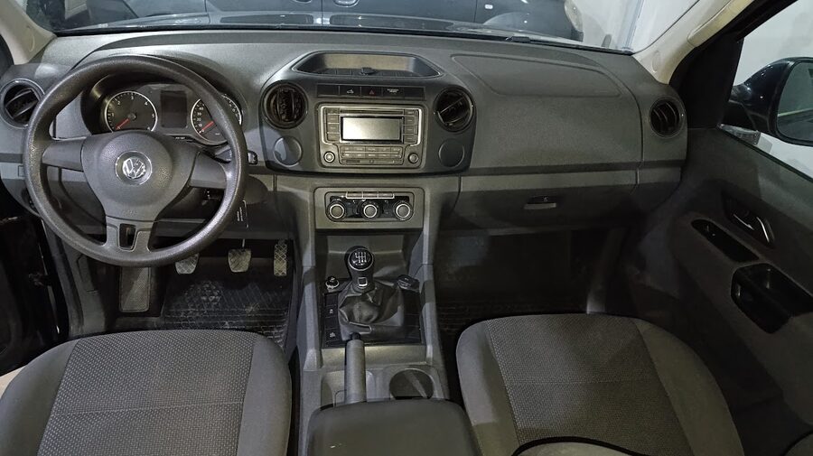 AMAROK UNICO DUEÑO 4X2 TRENDLINE 180HP