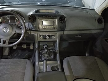 AMAROK UNICO DUEÑO 4X2 TRENDLINE 180HP