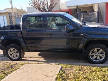 AMAROK UNICO DUEÑO 4X2 TRENDLINE 180HP