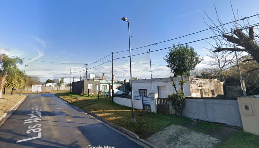 SE VENDE TERRENO CON CONSTRUCCION A DEMOLER