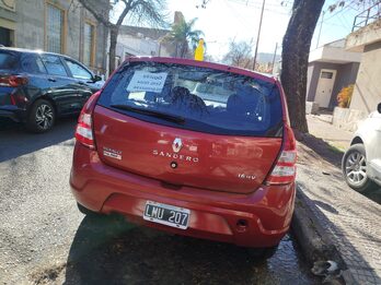 Sandero excelente full!!