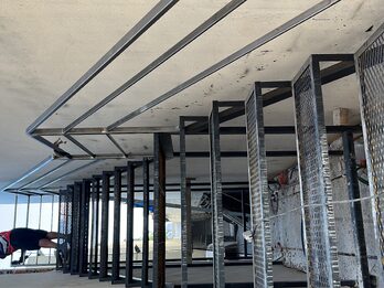 PORTONES, REJAS, PARRILLAS Y ESTRUCTURAS A MEDIDA - METALHAUS