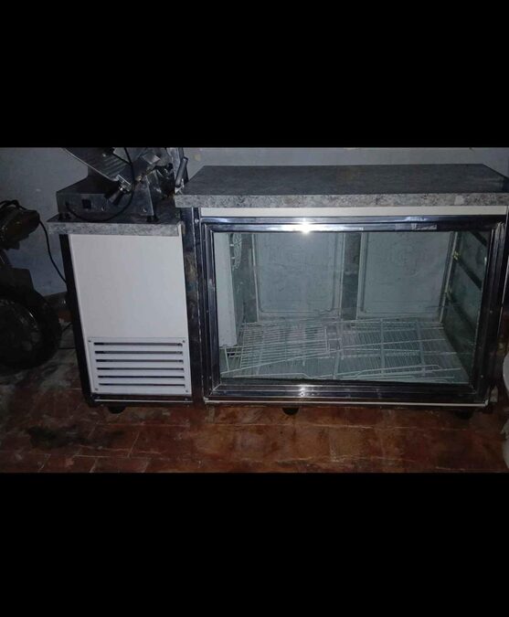 HELADERA EXHIBIDORA MOSTRADOR