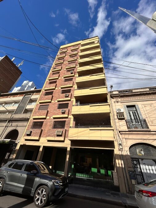EXCELENTE DEPTO 3 DORM. y COCHERA – 9 de Julio 61
