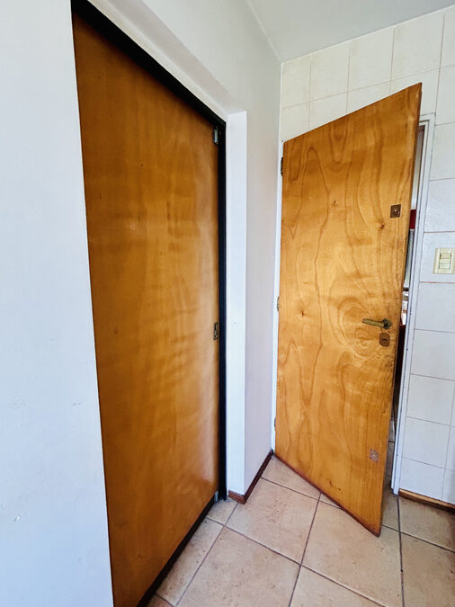 Departamento de 2 Dormitorios con Cochera – Frente a Casa de Gobierno