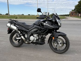 Vendo Suzuki V Strom 1000 impecable