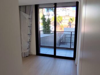 DUEÑO VENDE - 1 DORM - A ESTRENAR - FRENTE A PLAZA BOMBERO.